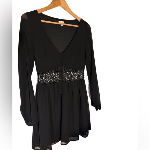 Tobi Size M Trumpet Mini Dress with Cutout Mid Section - Picture 2 of 7